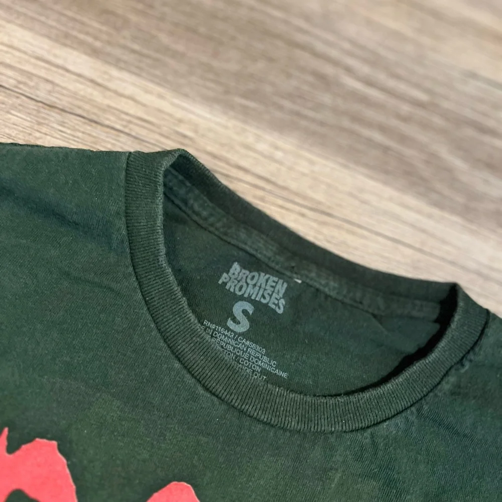 Broken Promises x Dracula Love Sucks Forest Green T-Shirt Size Small - Picture 5 of 8